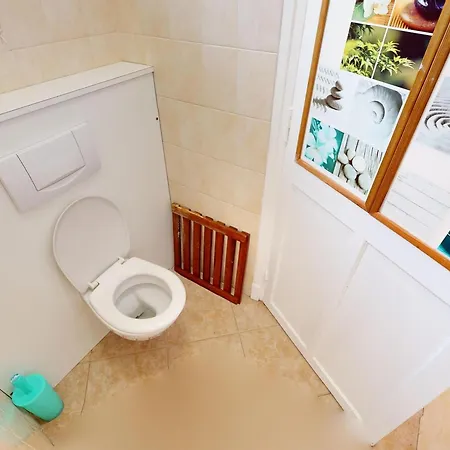 2p Au 1er Etage D'une Maison Avec Jardin, A 5 Min Du Centre Et De La - Fr-1-196-360 * Mentona