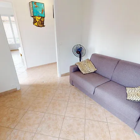 2p Au 1er Etage D'une Maison Avec Jardin, A 5 Min Du Centre Et De La - Fr-1-196-360